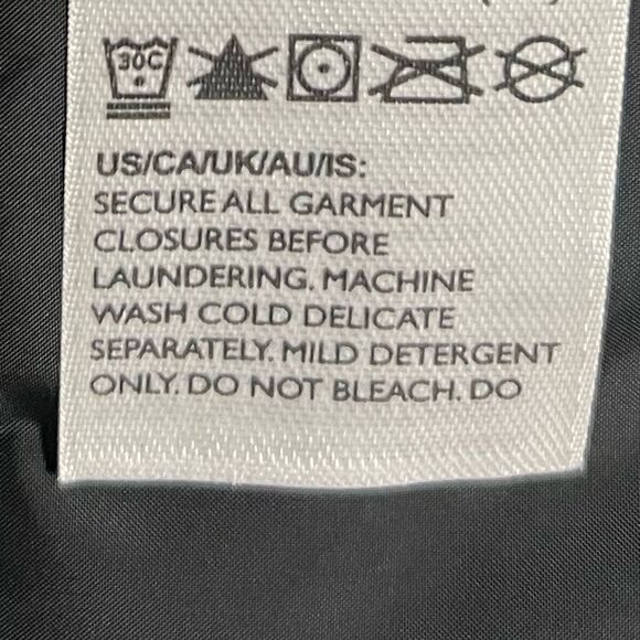 Eddie Bauer Black Puffer Jacket with High Collar and Insulation - Picture 10 of 10